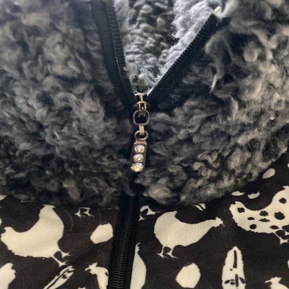 CHICKEN LOVERS!!! Grey Funnel Neck Fuzzy Pullover! Size S - Picture 2 of 4